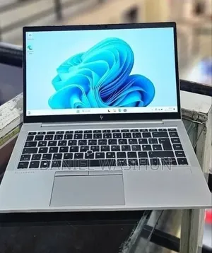 New Laptop HP EliteBook 840 G8 16GB Intel Core i5 SSD 512GB