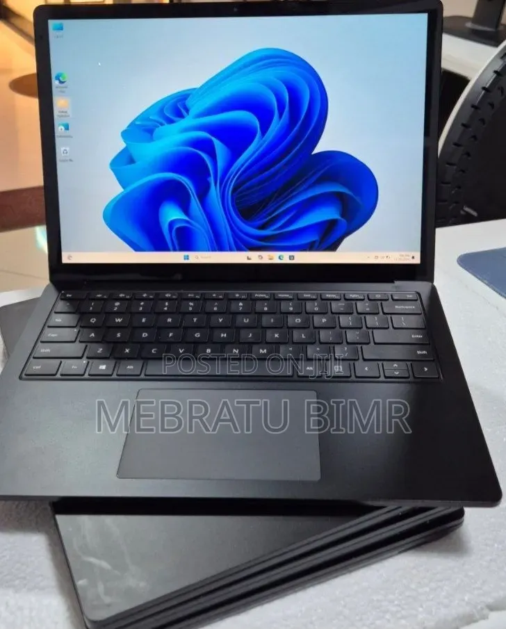 New Laptop Microsoft Surface Laptop 3 8GB Intel Core i5 SSD 256GB