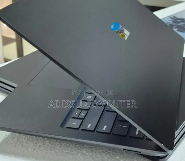New Laptop Microsoft Surface 16GB Intel Core i5 SSD 256GB