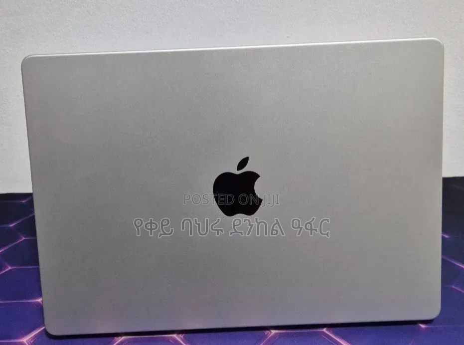 New Laptop Apple MacBook Pro 2024 M4 16GB Intel Core i7 SSD 512GB