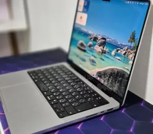 New Laptop Apple MacBook Pro 2024 M4 16GB Intel Core i7 SSD 512GB
