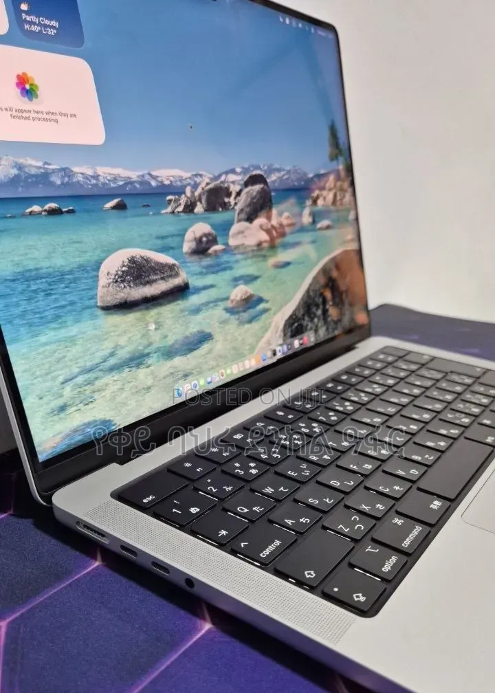 New Laptop Apple MacBook Pro 2024 M4 16GB Intel Core i7 SSD 512GB