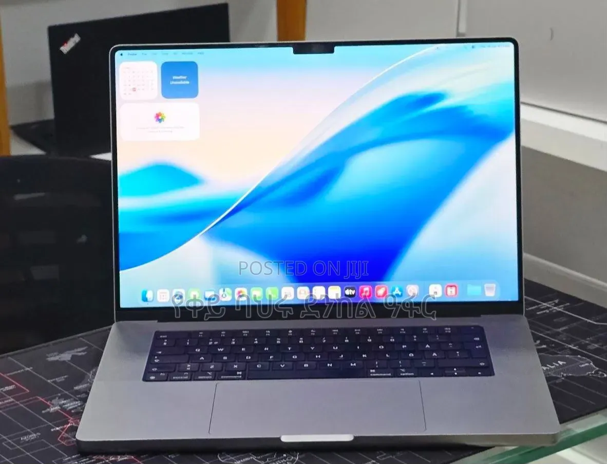 New Laptop Apple MacBook Pro 2021 M1 16GB Intel Core i9 SSD 512GB