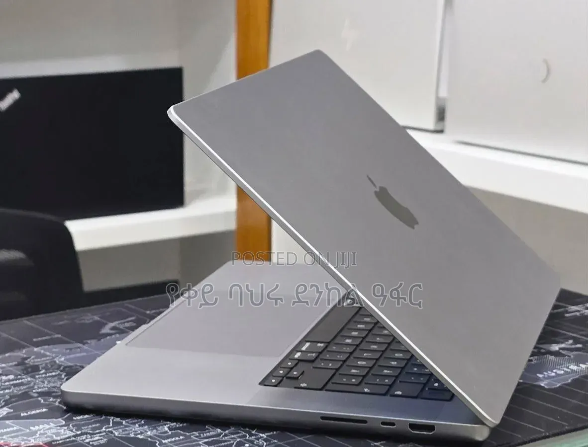 New Laptop Apple MacBook Pro 2021 M1 16GB Intel Core i9 SSD 512GB