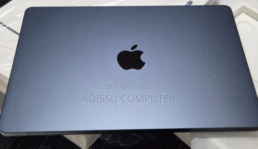 New Laptop Apple MacBook Air 2022 M2 8GB Apple M2 SSD 256GB