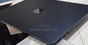 New Laptop Apple MacBook Air 2022 M2 8GB Apple M2 SSD 256GB
