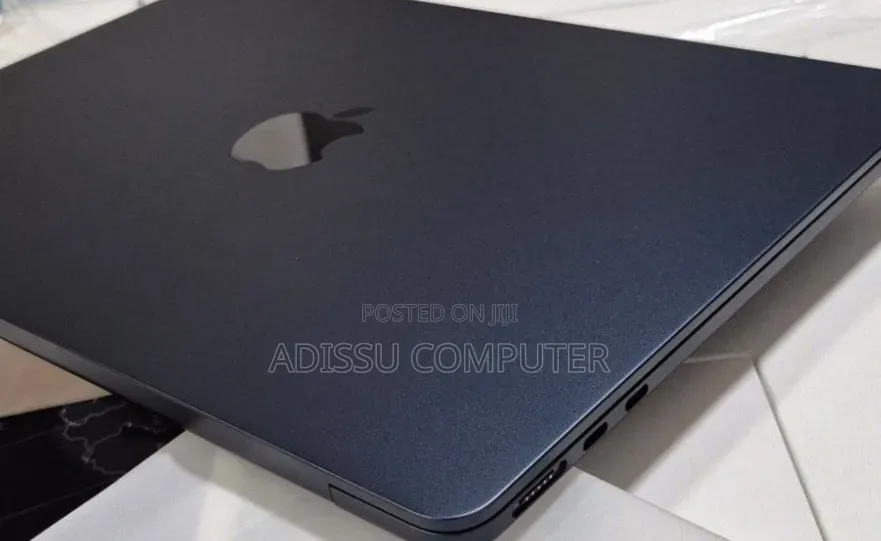 New Laptop Apple MacBook Air 2022 M2 8GB Apple M2 SSD 256GB