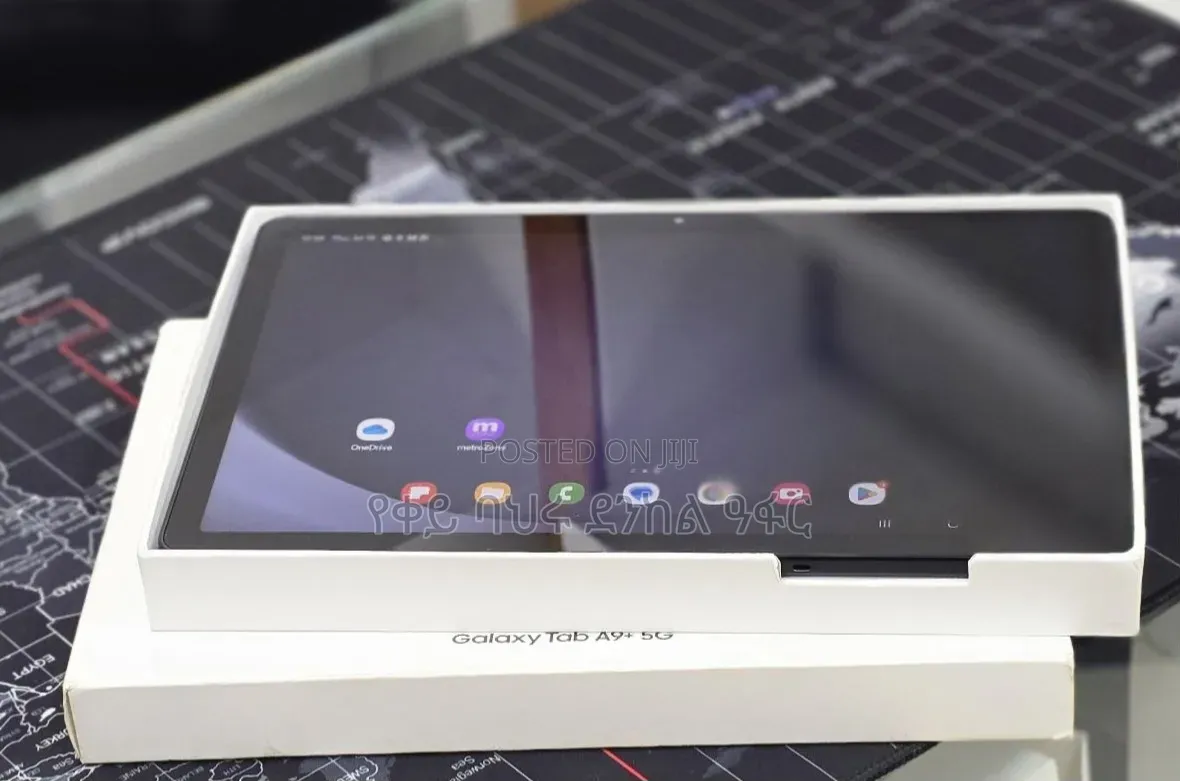 New Laptop Samsung Galaxy Book6 4GB Intel Core i5 SSD 72GB
