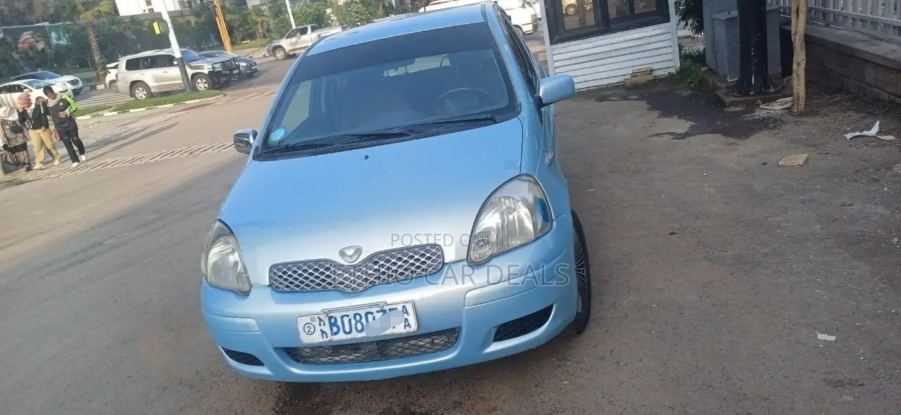 Toyota Vitz 2004 Blue