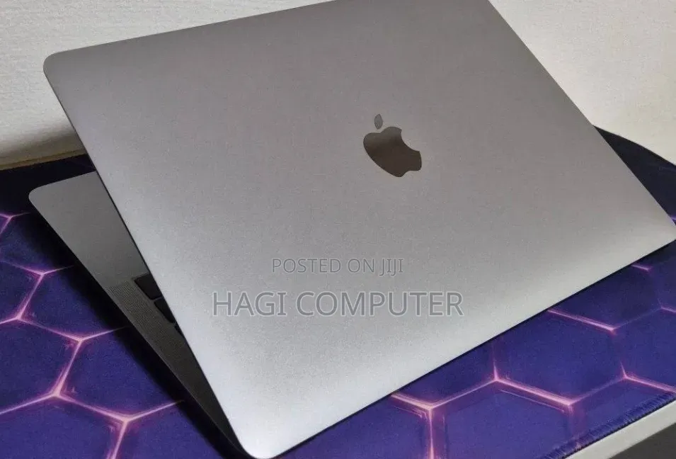 New Laptop Apple MacBook Pro 2017 8GB Intel Core i5 SSD 256GB