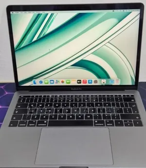 New Laptop Apple MacBook Pro 2017 8GB Intel Core i5 SSD 256GB