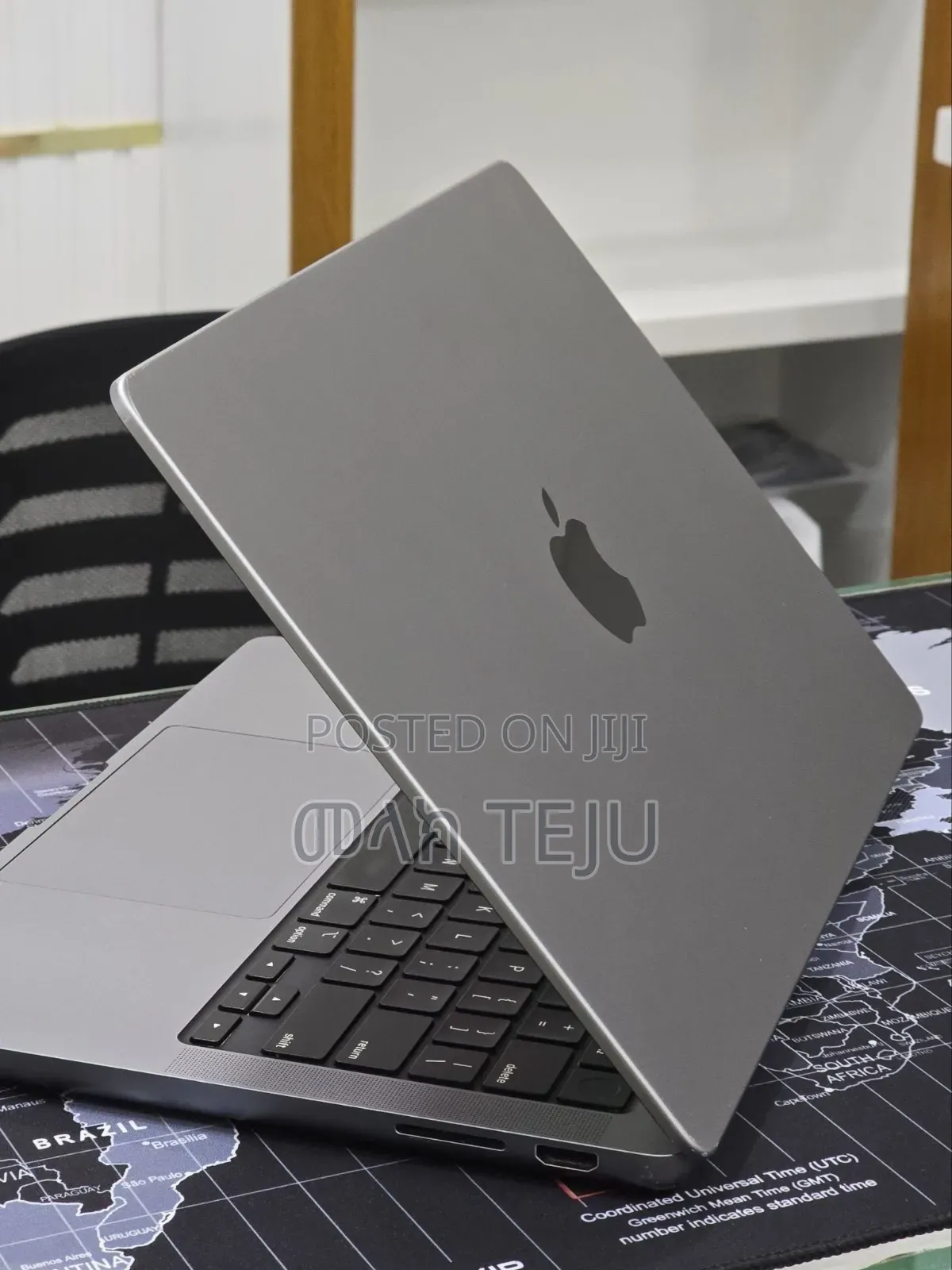 New Laptop Apple MacBook Pro 2023 M3 8GB Apple M3 SSD 512GB
