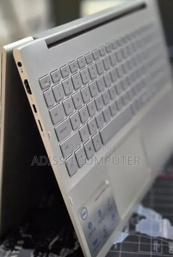 New Laptop Dell XPS 15 8GB Intel Core i5 SSD 256GB