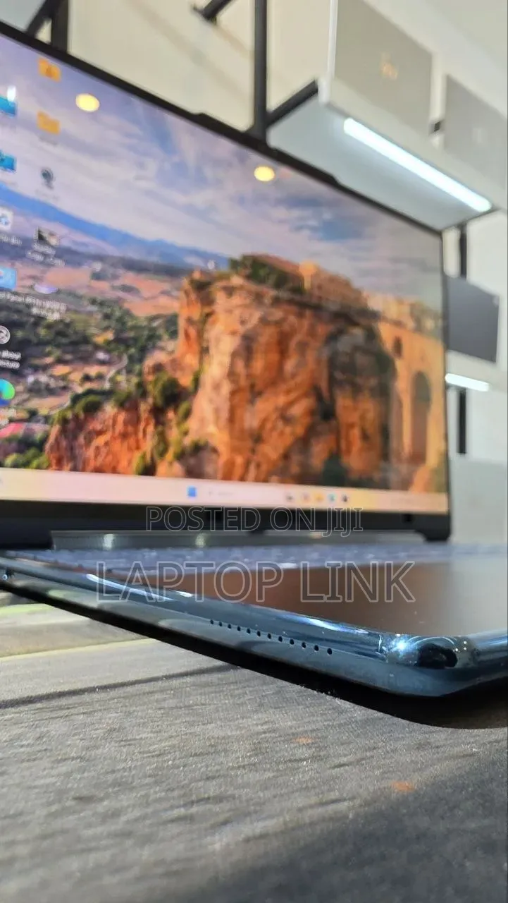 New Laptop Lenovo Yoga 9 16GB Intel Core Ultra 7 SSD 1T