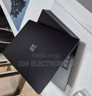 New Laptop Microsoft Surface 16GB Intel Core i7 SSD 256GB