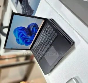 New Laptop Microsoft Surface 16GB Intel Core i7 SSD 256GB