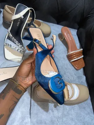 Andarina Beige Pointed-Toe Heeled Mules