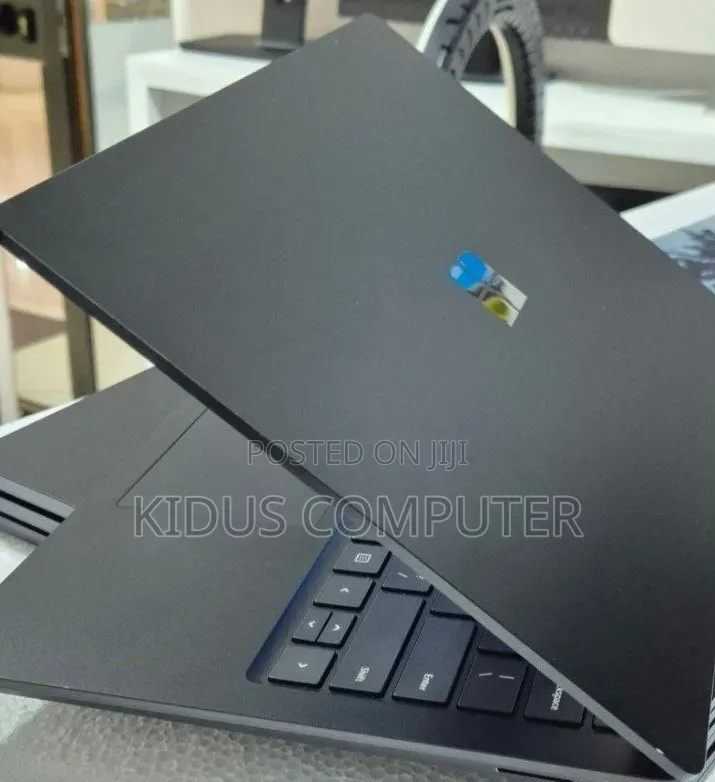 New Laptop Microsoft Surface 8GB Intel Core i5 SSD 256GB
