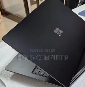 New Laptop Microsoft Surface 8GB Intel Core i5 SSD 256GB