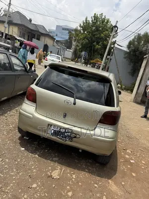 Toyota Vitz 1.0 FWD 3dr 2002 Beige