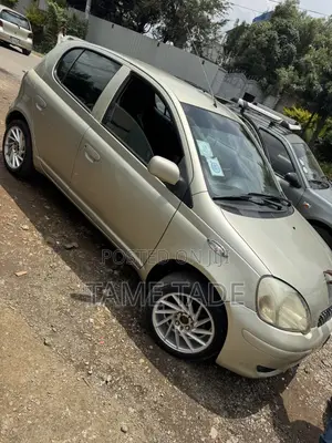 Toyota Vitz 1.0 FWD 3dr 2002 Beige