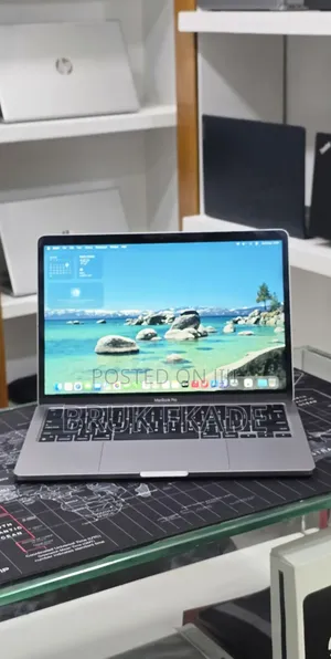 New Laptop Apple MacBook Pro 2022 M2 16GB Apple M2 SSD 512GB