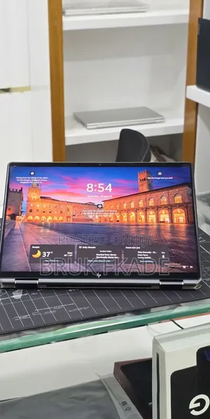 New Laptop HP Spectra 13 16GB Intel Core i7 SSD 512GB
