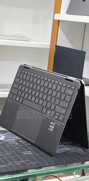 New Laptop HP Spectra 13 16GB Intel Core i7 SSD 512GB