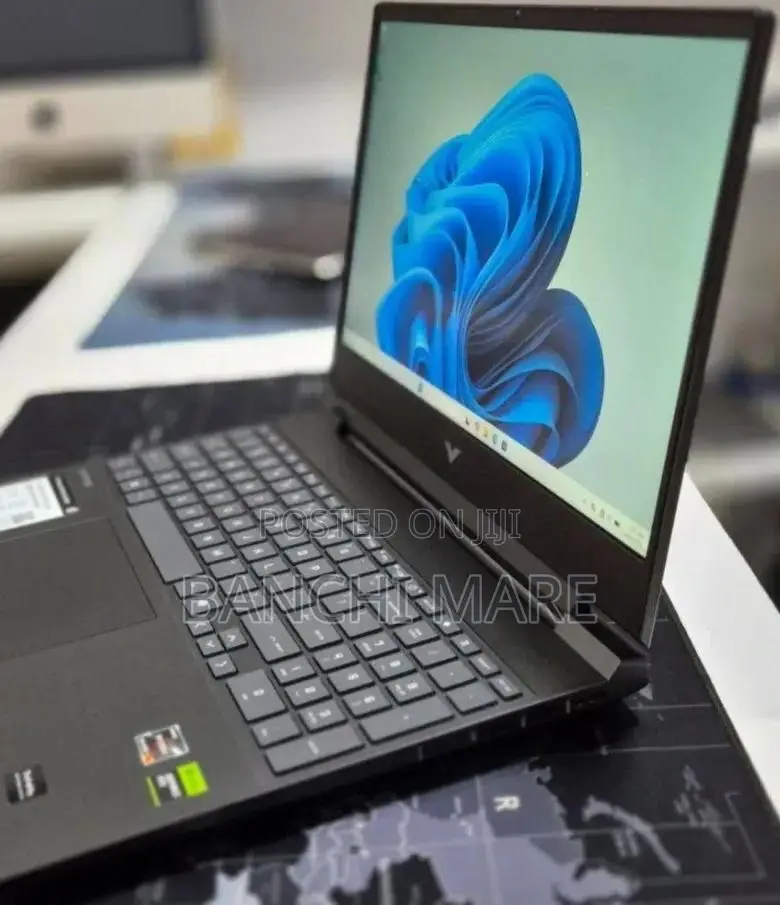 New Laptop HP Victus 15 16GB AMD Ryzen 7 SSD 512GB