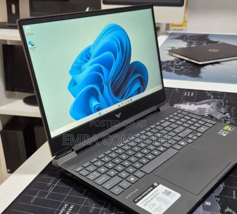New Laptop HP 16GB AMD Ryzen 7 SSD 512GB