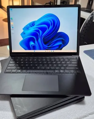 New Laptop Microsoft Surface Laptop 3 16GB Intel Core i5 SSD 512GB