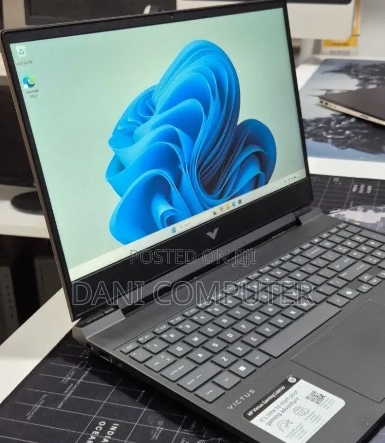 New Laptop HP Victus 15 16GB AMD Ryzen 7 SSD 512GB