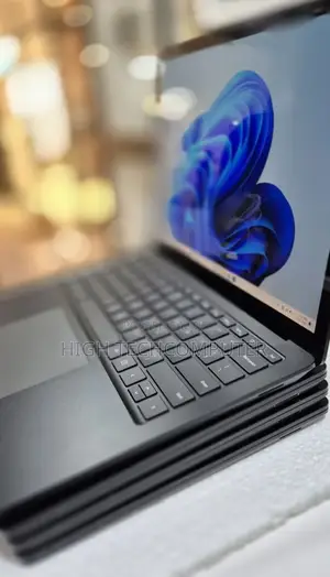 New Laptop Microsoft Surface Laptop 4 16GB Intel Core i7 SSD 256GB