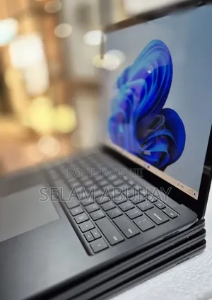 New Laptop Microsoft Surface 16GB Intel Core i5 SSD 256GB