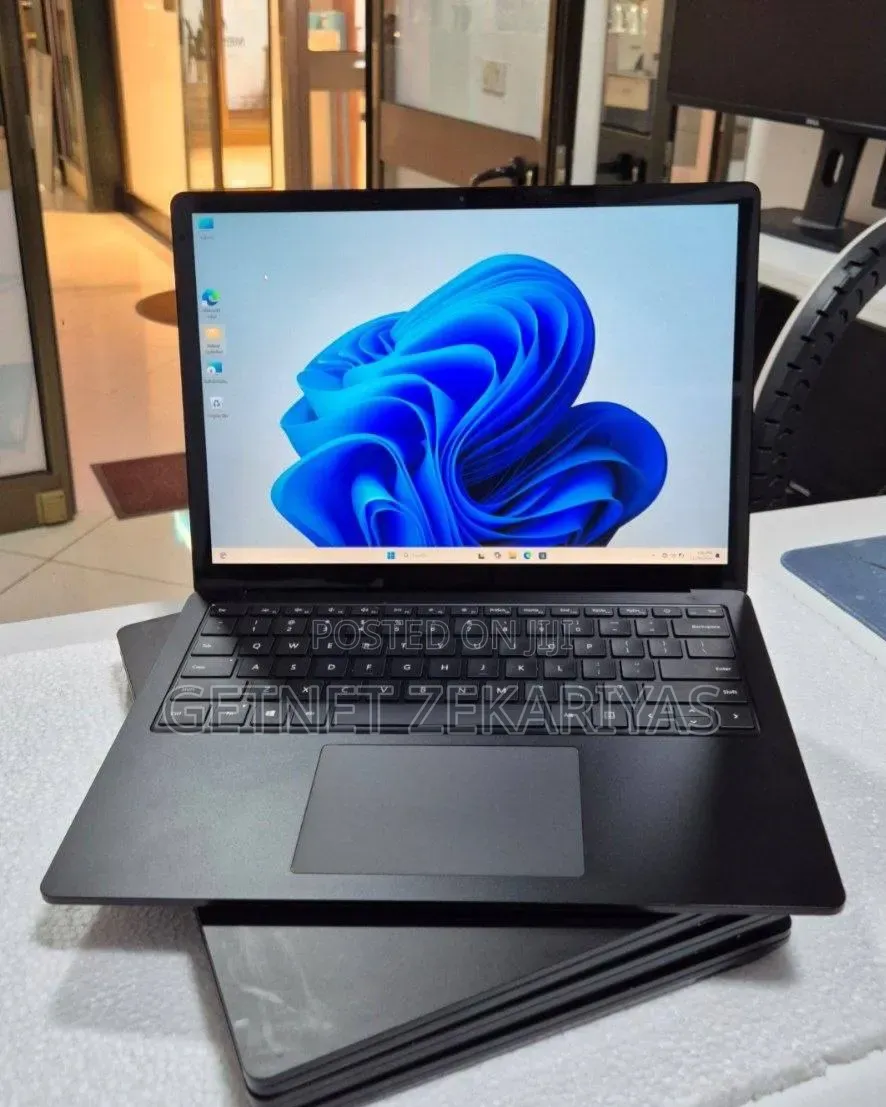 New Laptop Microsoft Surface Laptop 3 16GB Intel Core i5 SSD 256GB