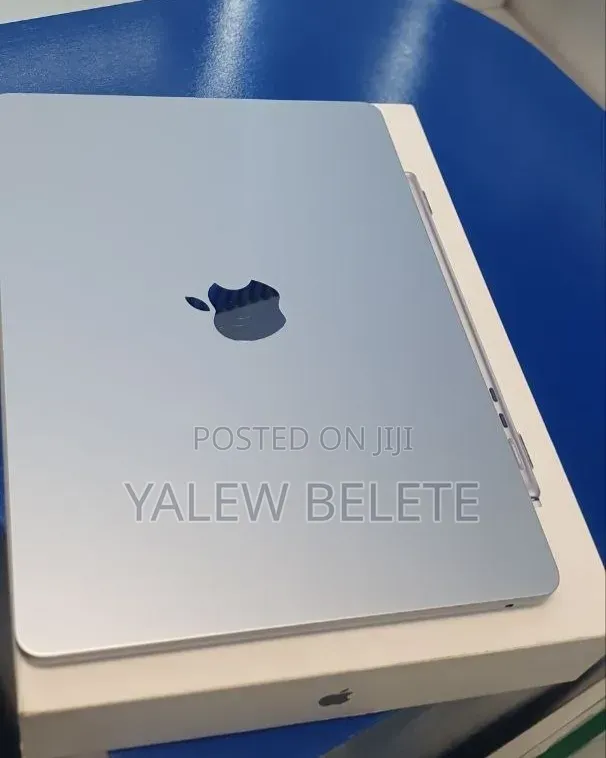 New Laptop Apple MacBook Air 2025 M4 16GB Apple M4 SSD 512GB