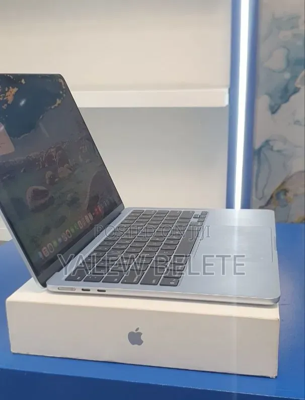 New Laptop Apple MacBook Air 2025 M4 16GB Apple M4 SSD 512GB