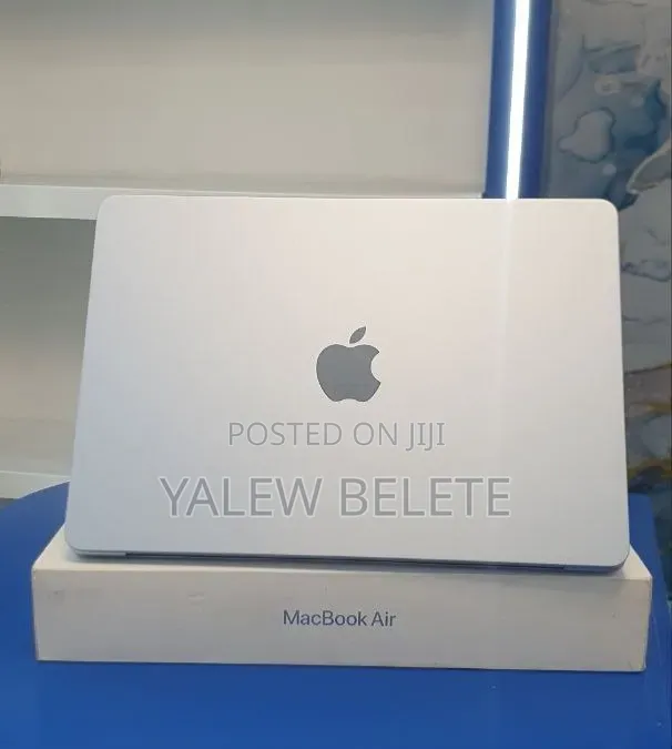 New Laptop Apple MacBook Air 2025 M4 16GB Apple M4 SSD 512GB