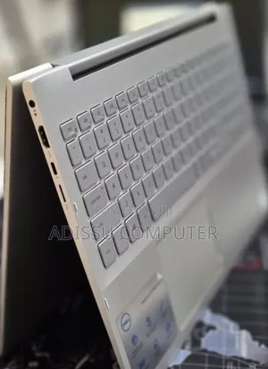 New Laptop Dell Inspiron 15 8GB Intel Core i5 SSD 256GB
