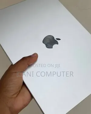 New Laptop Apple MacBook Pro 2024 M4 16GB Apple M4 SSD 512GB