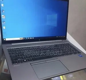 New Laptop HP ZBook Firefly G8 16GB Intel Core i7 SSD 512GB