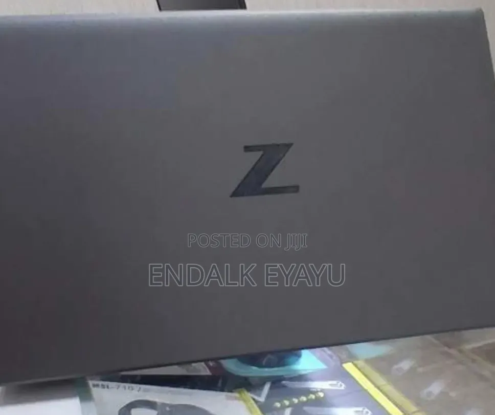 New Laptop HP ZBook Firefly G8 16GB Intel Core i7 SSD 512GB