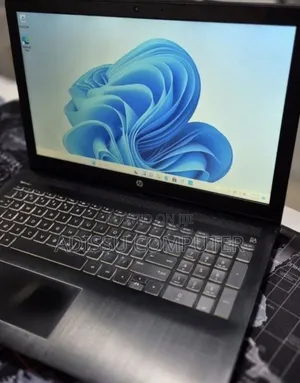 New Laptop HP Pavilion 15 8GB Intel Core i7 SSD 256GB