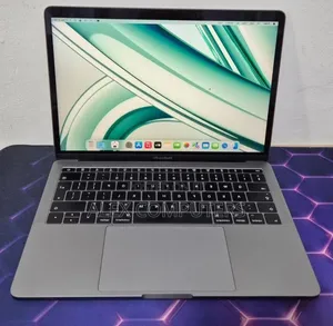 New Laptop Apple MacBook Pro 2017 8GB Intel Core i5 SSD 256GB