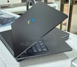 New Laptop Microsoft Surface 8GB Intel Core i5 SSD 256GB