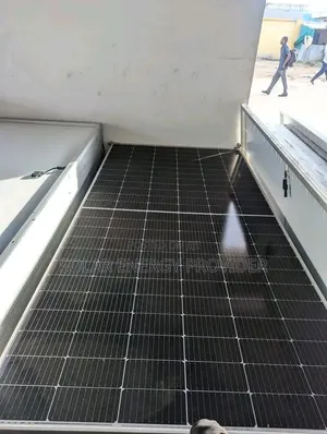 1kw Solar Panel Invertor and Lithium Ion Batteries