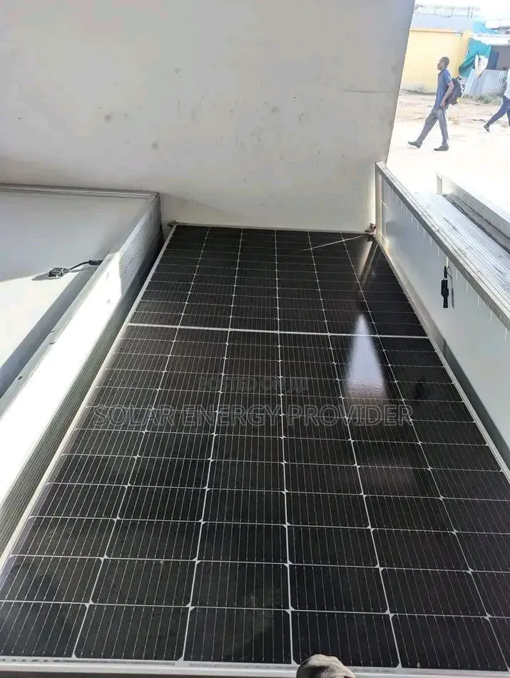 1kw Solar Panel Invertor and Lithium Ion Batteries