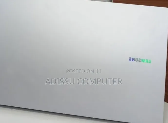 New Laptop Samsung Galaxy Book4 8GB Intel Core i5 SSD 512GB