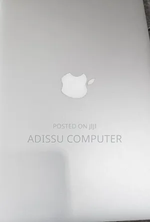 New Laptop Apple MacBook Pro 2017 8GB Intel Core i5 SSD 256GB