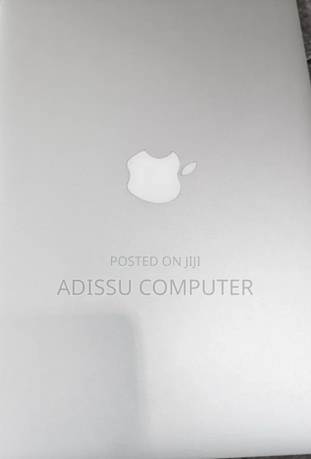 New Laptop Apple MacBook Pro 2017 8GB Intel Core i5 SSD 256GB